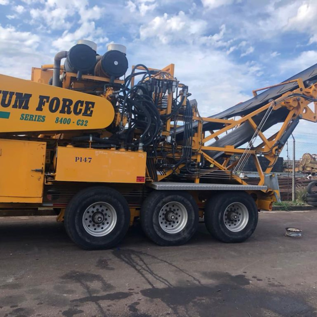 CBI Magnum 8400 woodchipper13