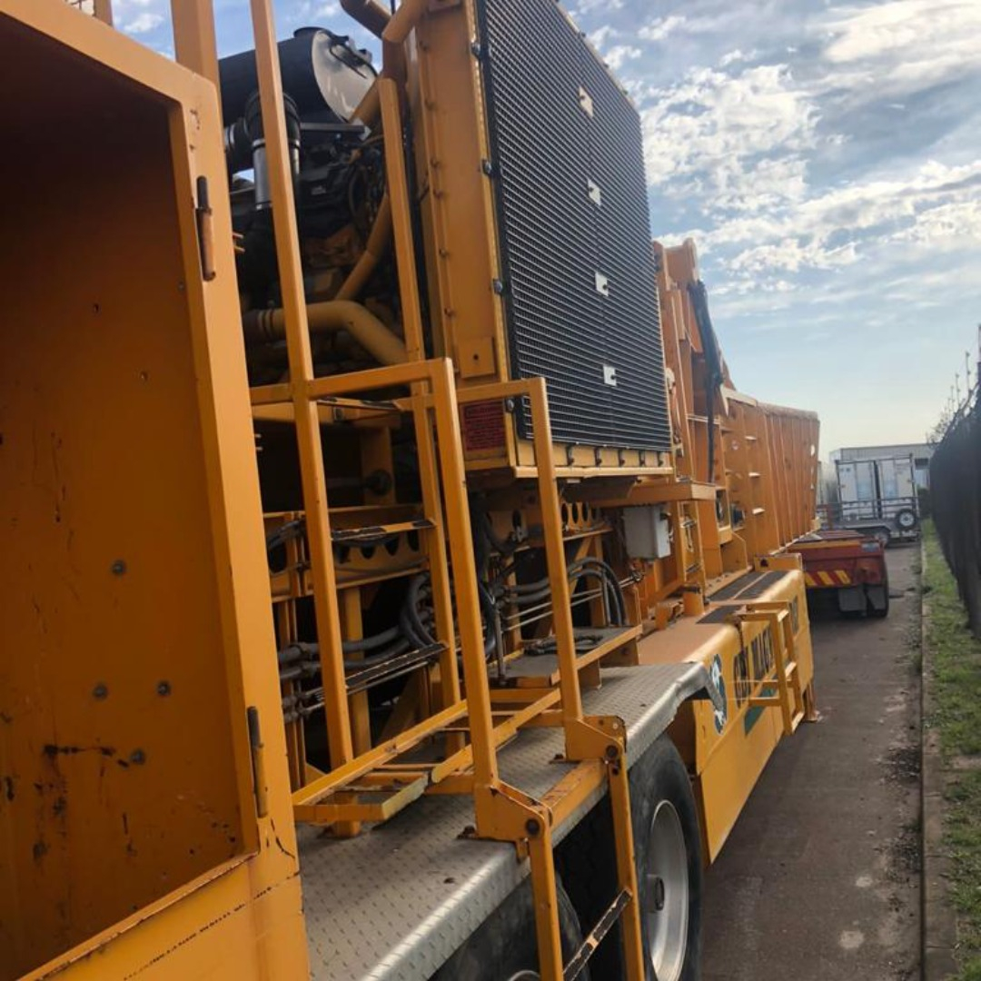 CBI Magnum 8400 woodchipper8